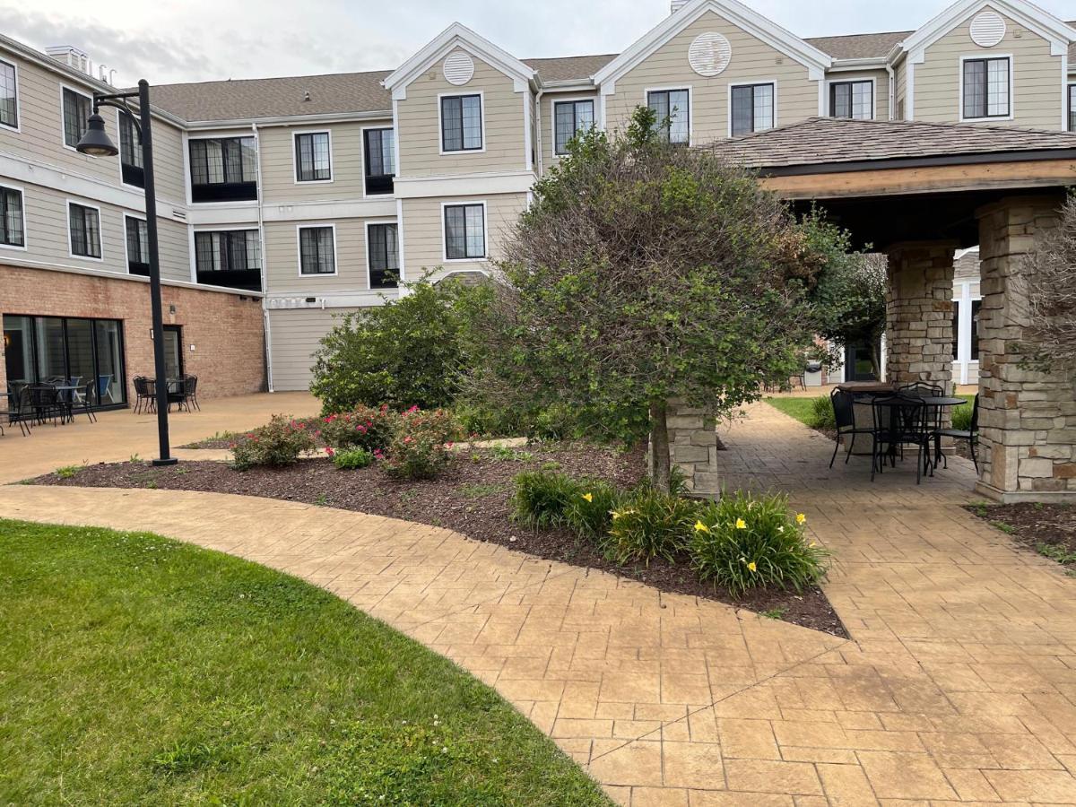 Staybridge Suites Milwaukee West-Oconomowoc By Ihg Exterior foto