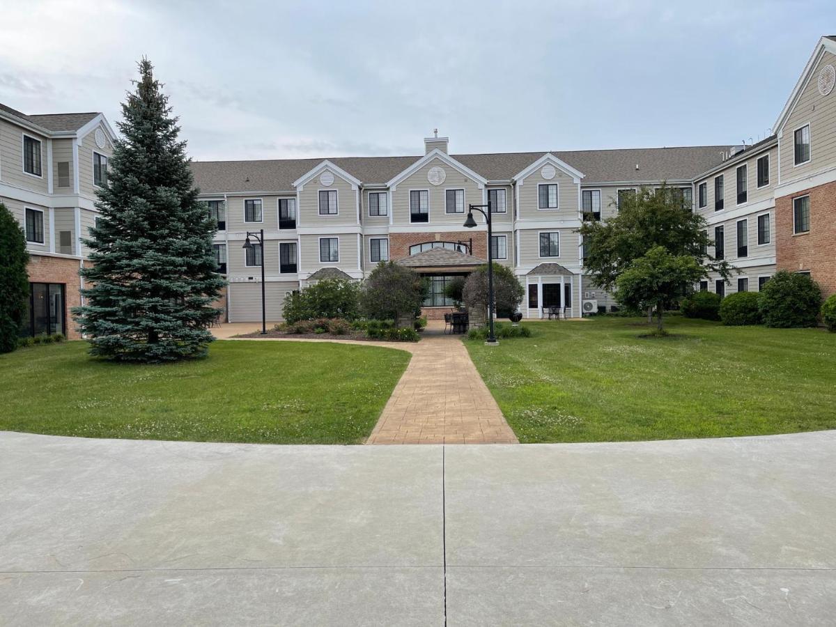 Staybridge Suites Milwaukee West-Oconomowoc By Ihg Exterior foto