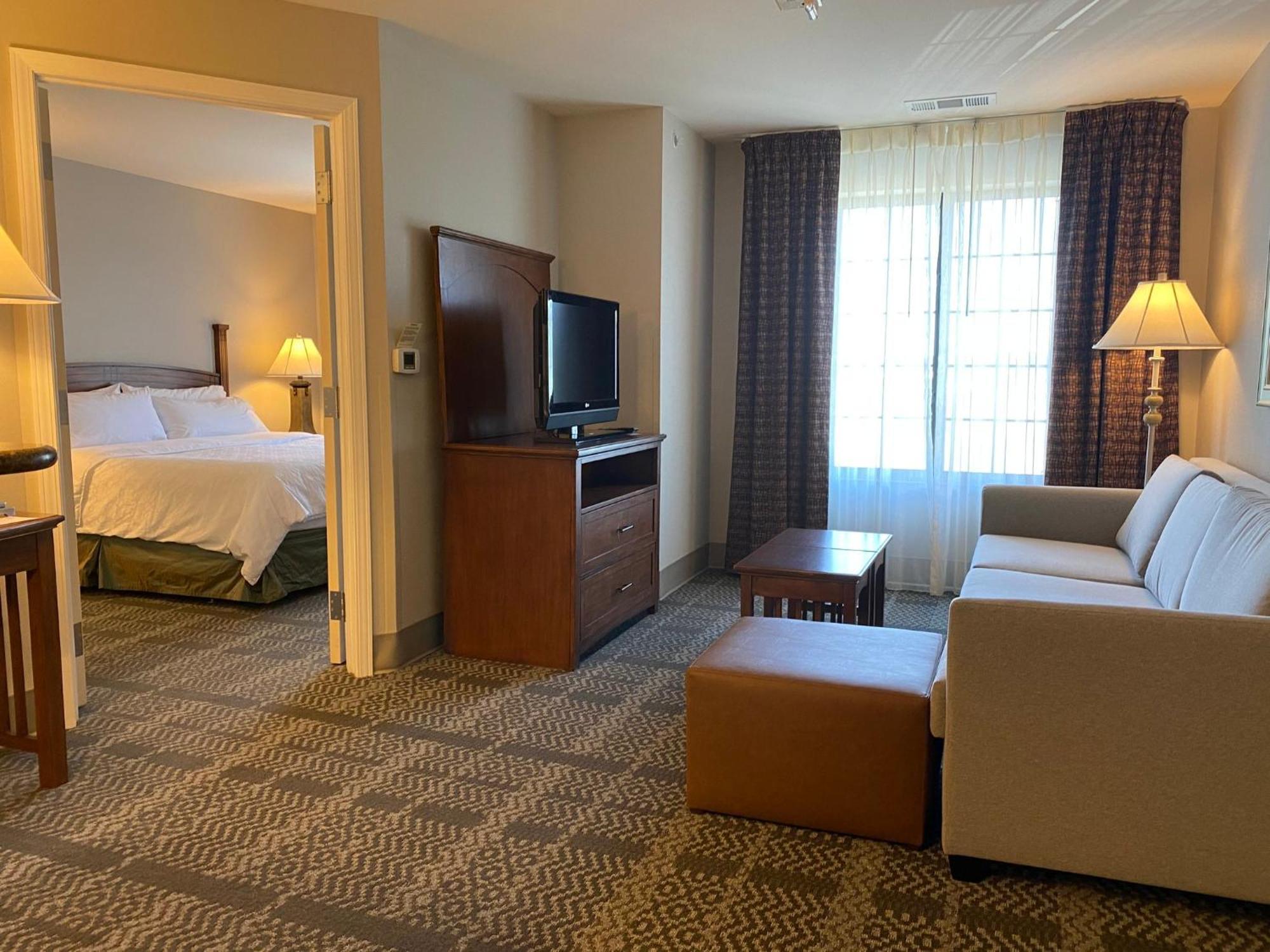 Staybridge Suites Milwaukee West-Oconomowoc By Ihg Exterior foto